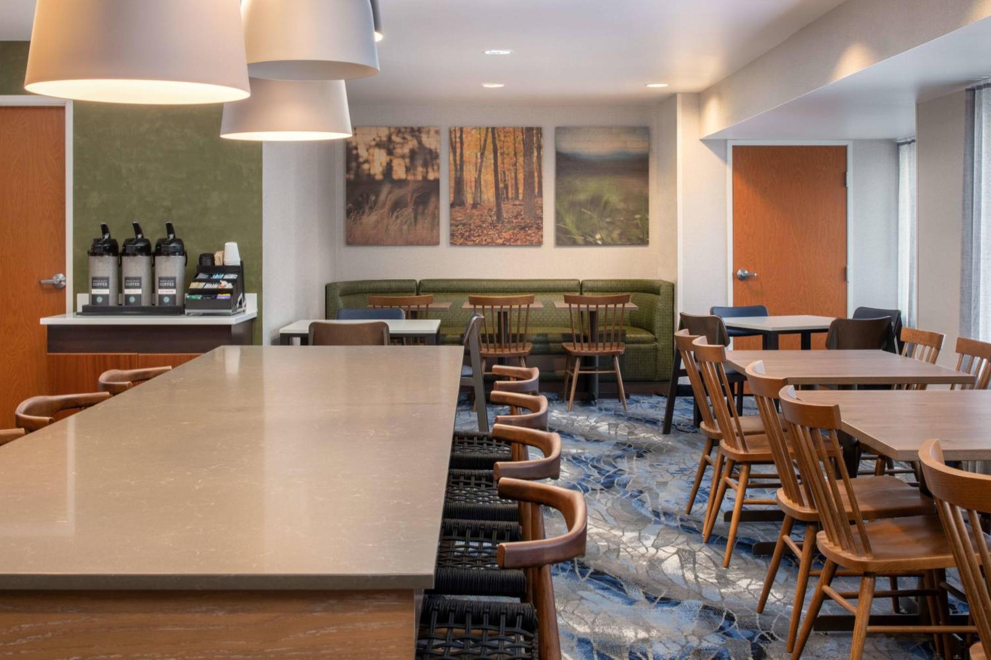 Fairfield Downtown Hotel 3*